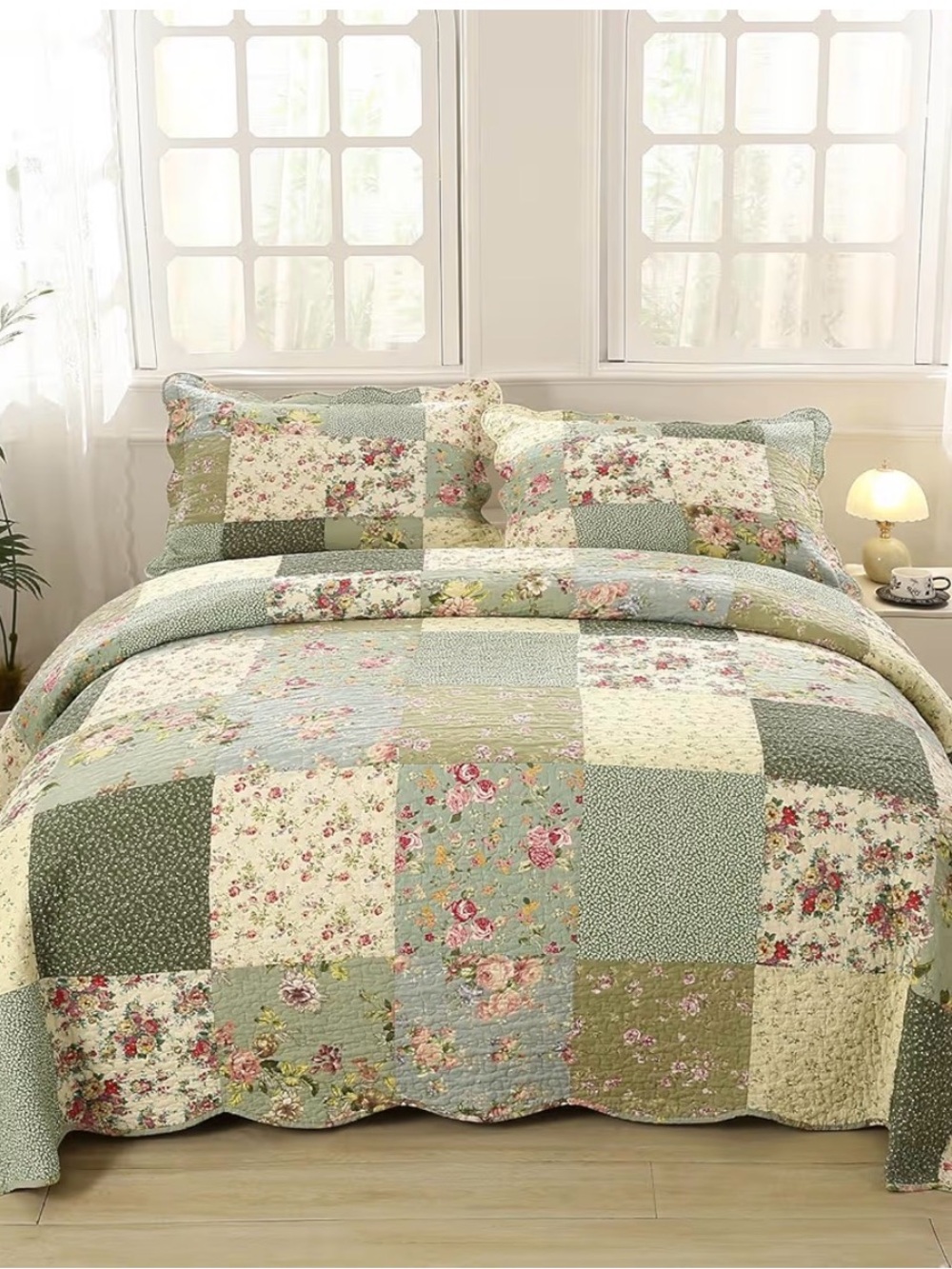 Floral Patchwork Quilt Set in Sage Green - Home Bedding by VCTOP